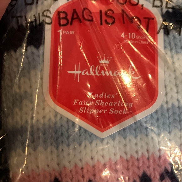 Ladies Hallmark Faux shearling slipper socks size 4-10 Brand new - Picture 3 of 5